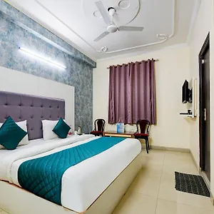 *** Hotel Mayank Plaza-near Igi Airport Terminal-3 India