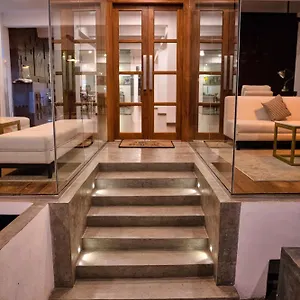 C 1 Otel Kolombo