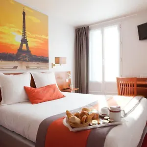 Alyss Saphir Cambronne Eiffel Otel Paris